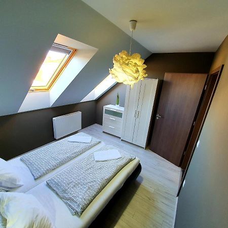 Intro Apartman ชาร์วาร์ ภายนอก รูปภาพ