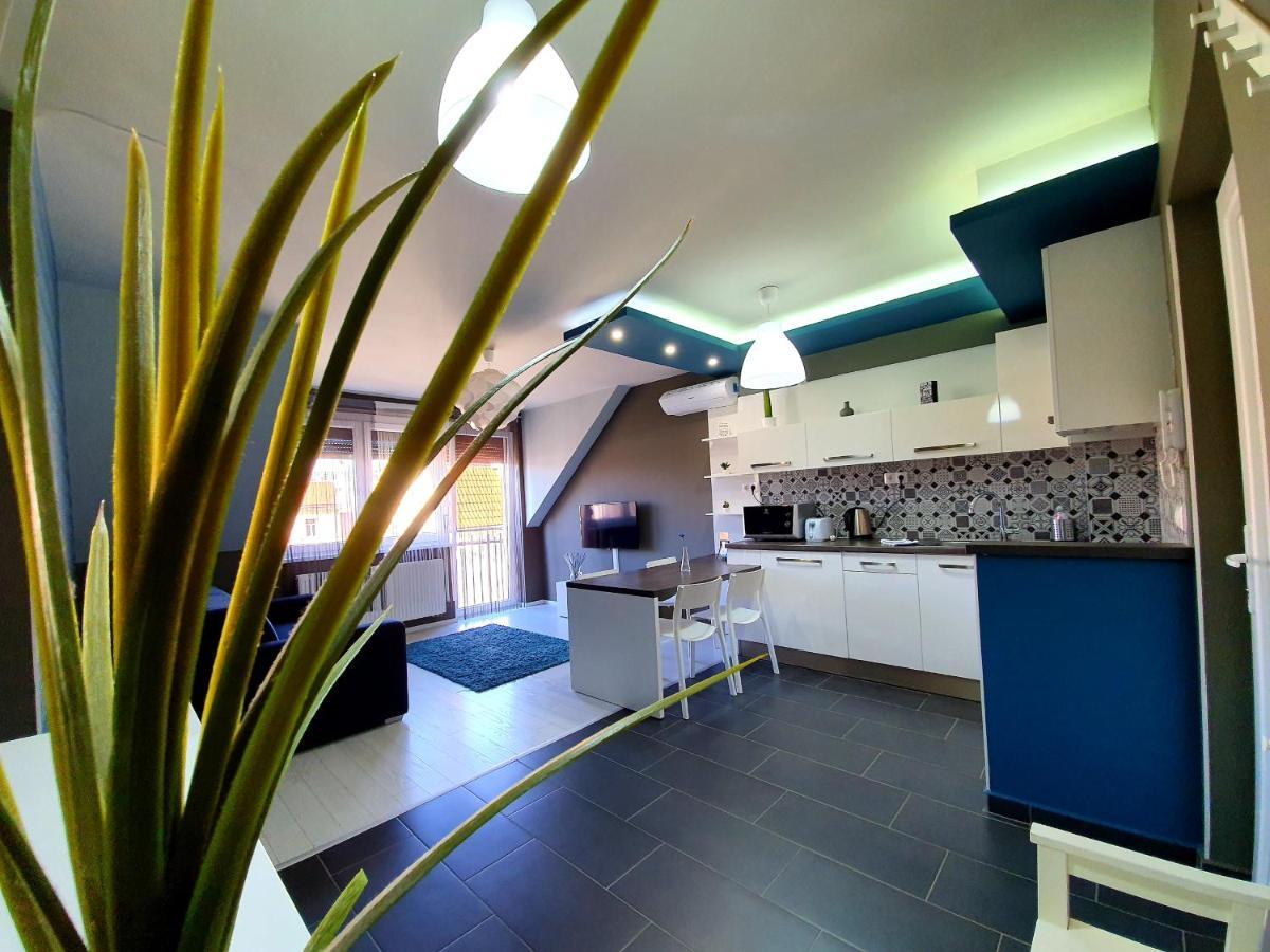 Intro Apartman ชาร์วาร์ ภายนอก รูปภาพ