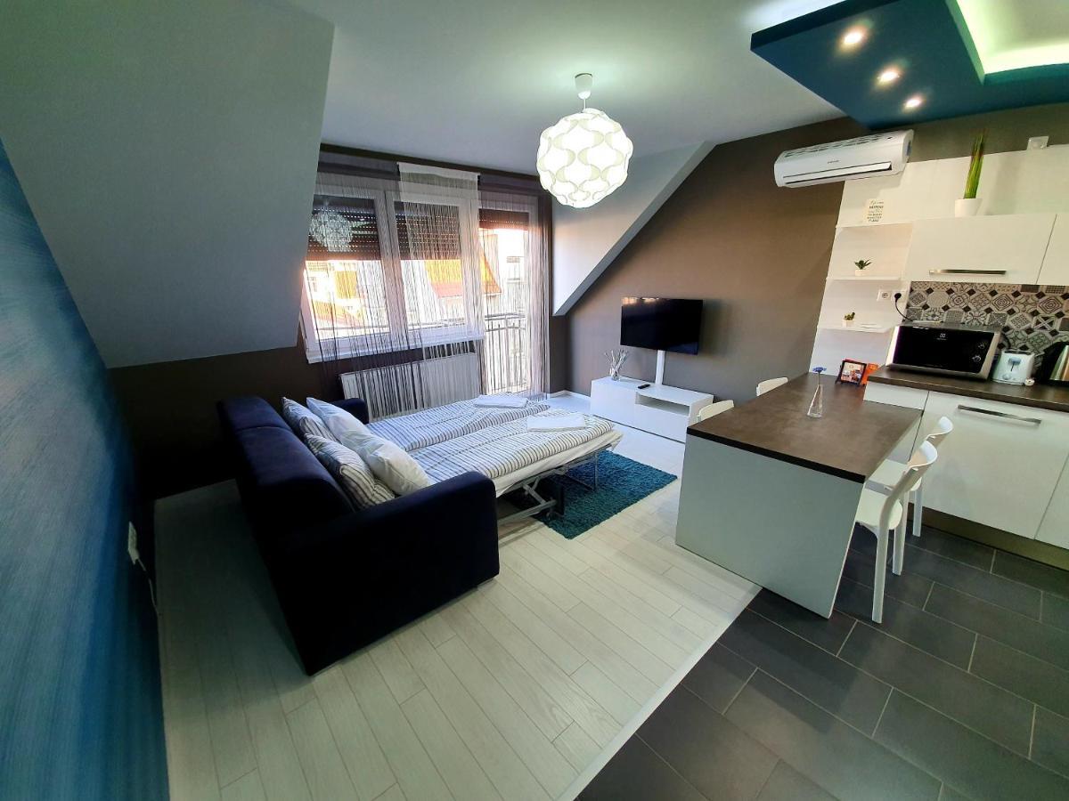 Intro Apartman ชาร์วาร์ ภายนอก รูปภาพ